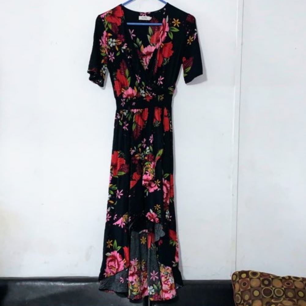 🐦 - Kormei sz S Black Floral Wrap Maxi Dress